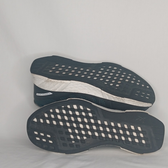 Reebox - Picture 8 of 12